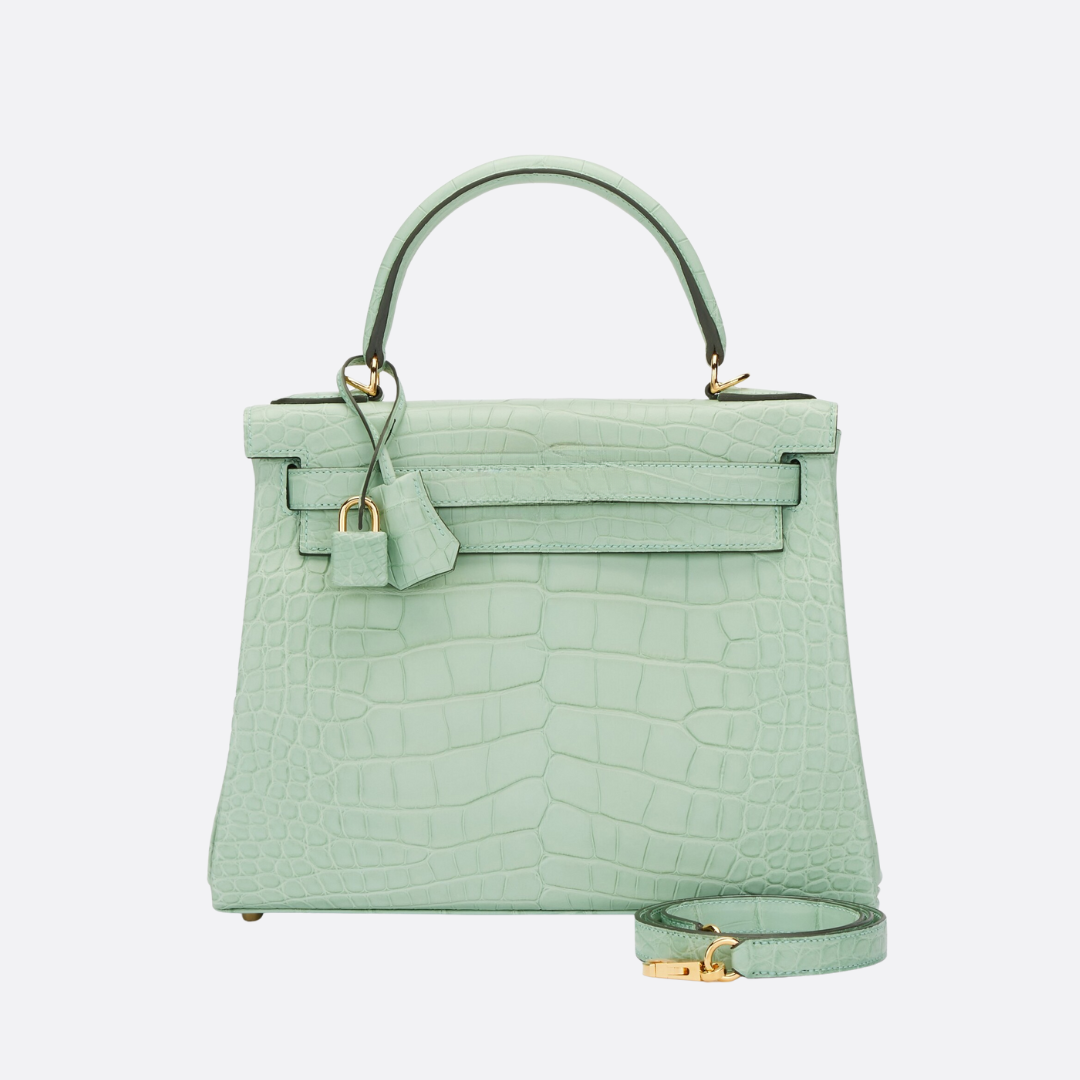 HERMÈS KELLY 28 – MATTES ALLIGATORLEDER VERT D’EAU (UMGEKEHRTE NÄHTE)